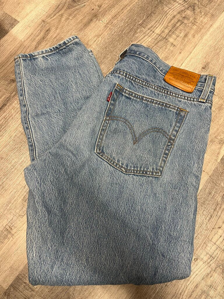 Levis Wedgie Jeans 32