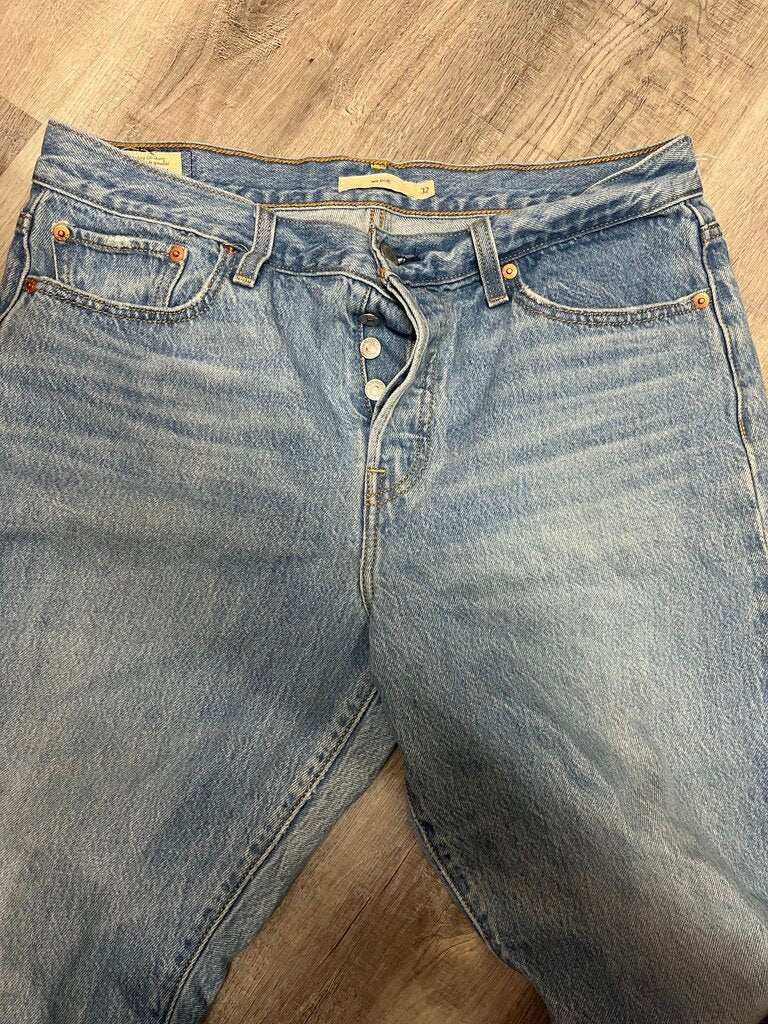 Levis Wedgie Jeans 32