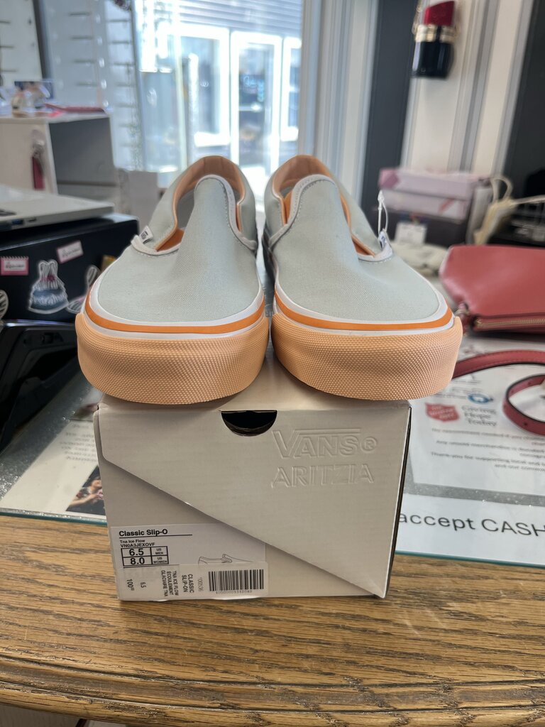 Vans Tna Shoes W8 M6.5