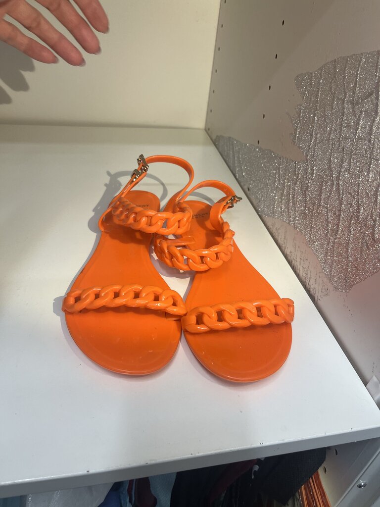 Givenchy Jelly Shoe Sandals 38-7