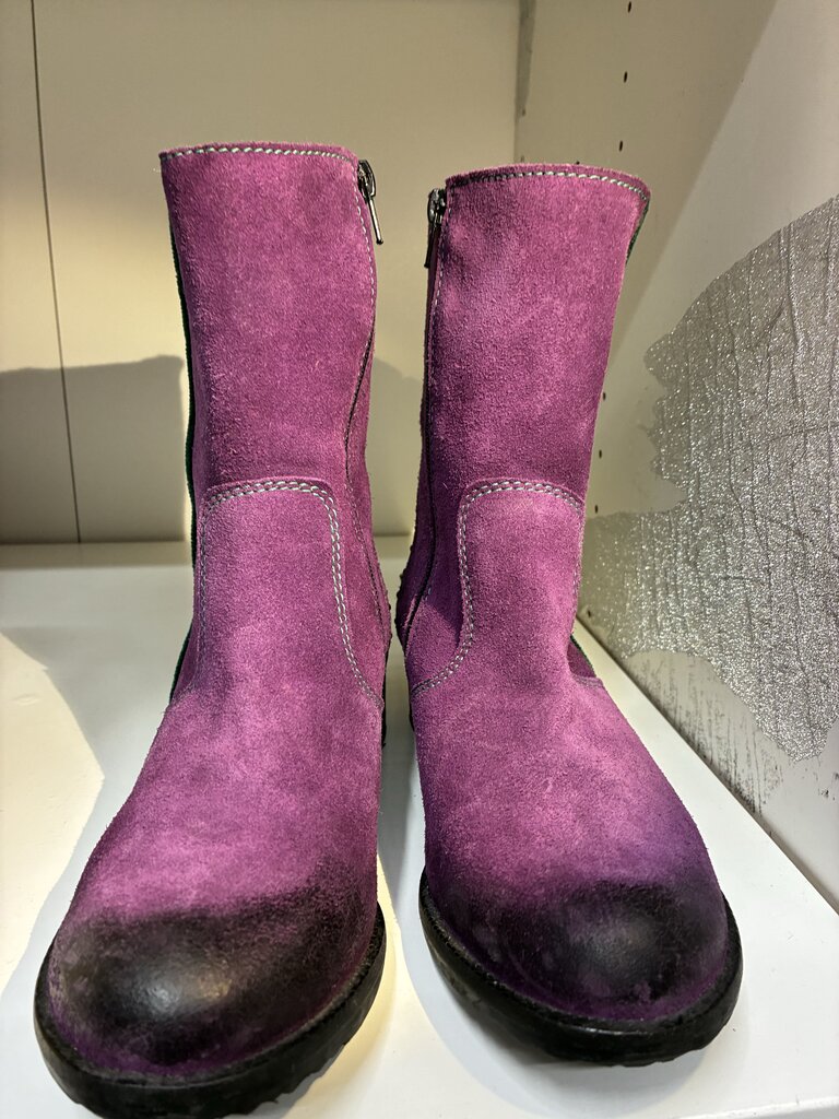 Chanii B Signed Suede Boots 37-6