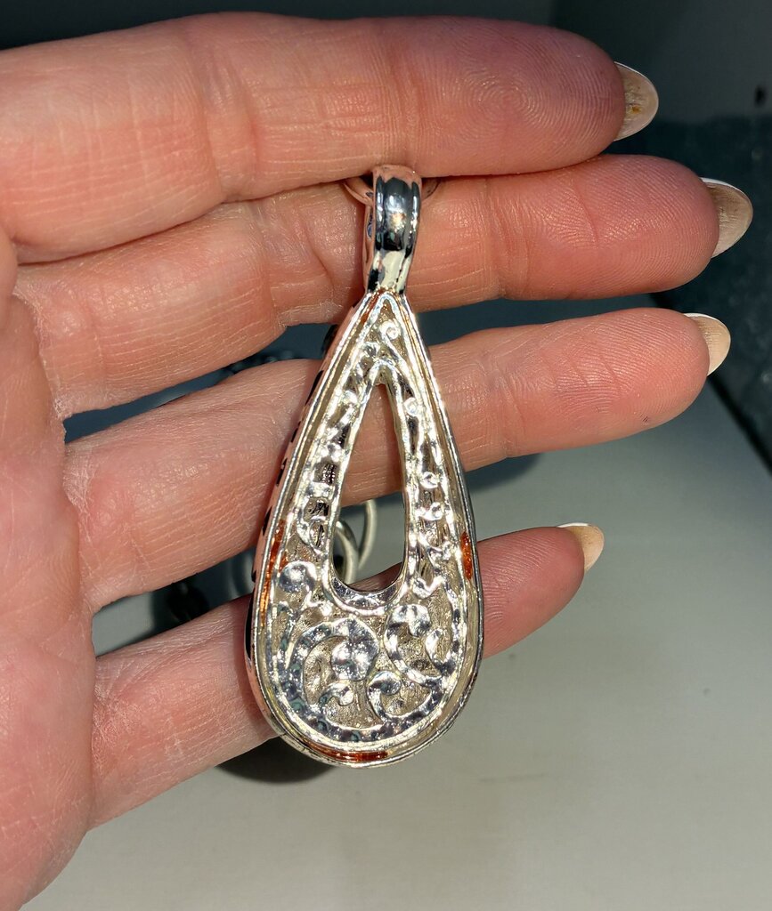 Chunky Chain & Swirl Pendant