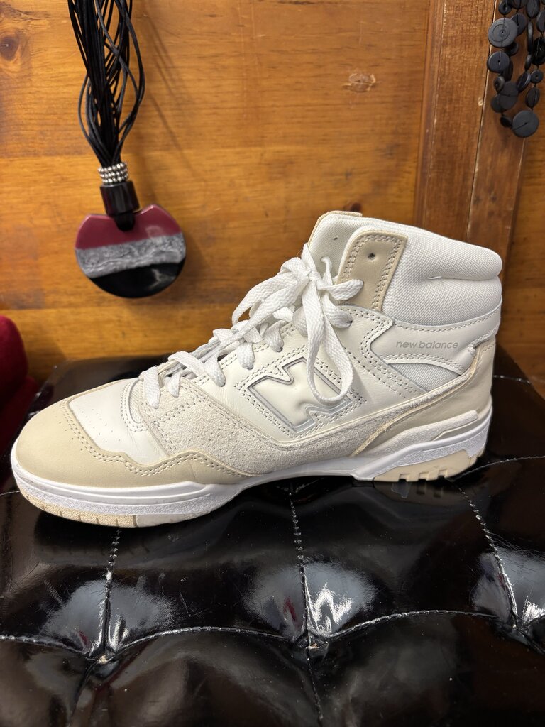 New Balance Men's Sneakers with Signature N Logo, Size 8