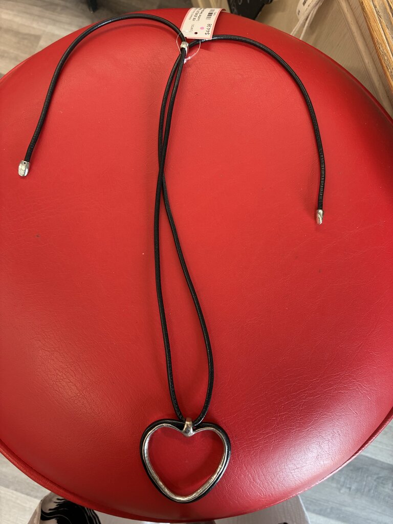 Adder Leather Heart Adjustable Necklace