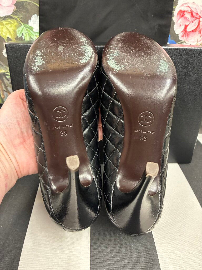 Chanel Quilted Pumps 38/7