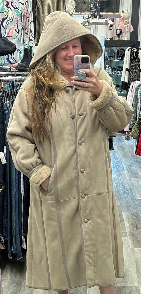 Hooded 100% Shearling Leather Coat Size 44 Fits 14-18