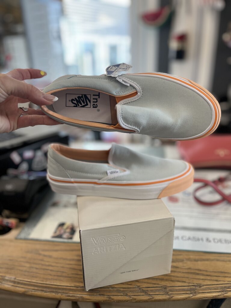 Vans Tna Shoes W8 M6.5