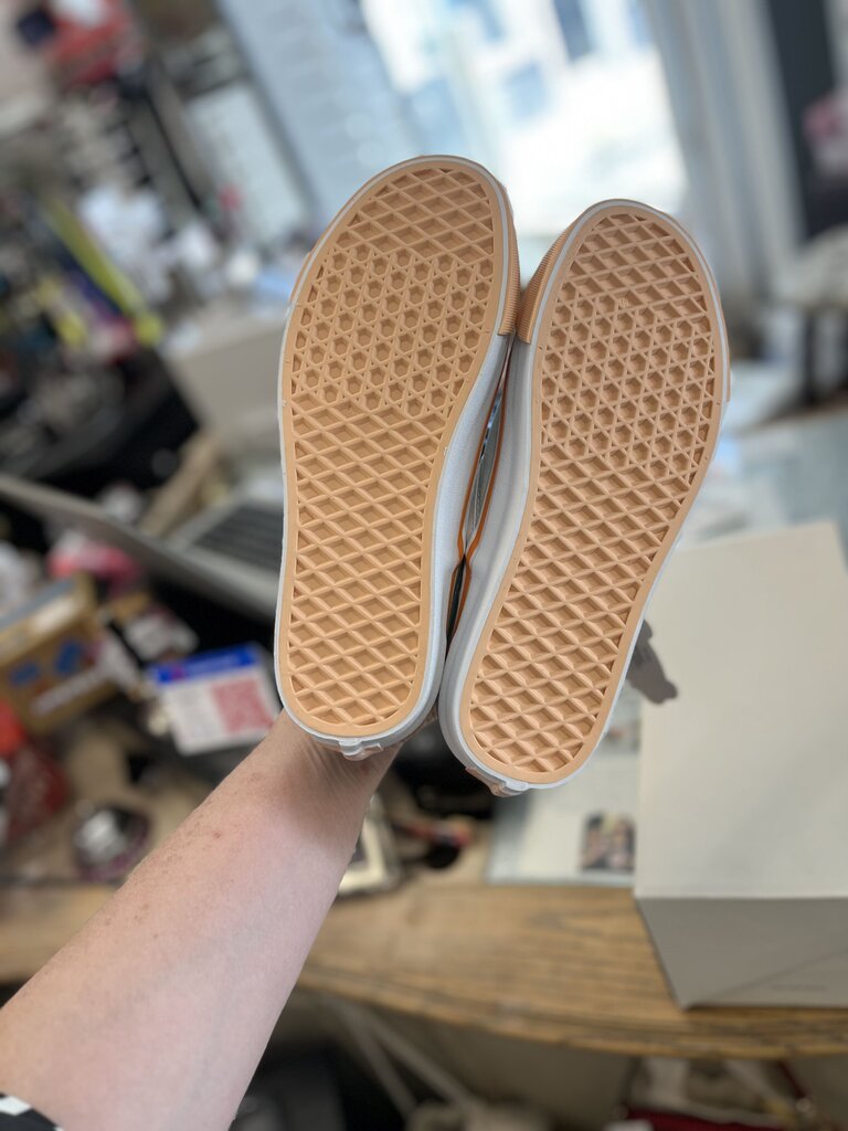 Vans Tna Shoes W8 M6.5