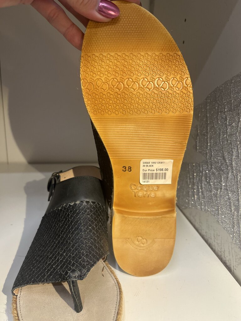 Coque Terra Thong Leather Sandals Black 38-7