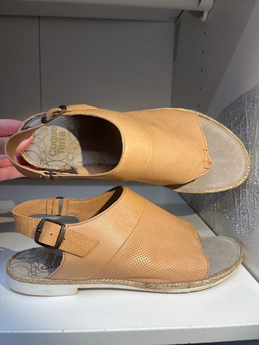 Coque Terra Thong Leather Sandals Beige 41-10