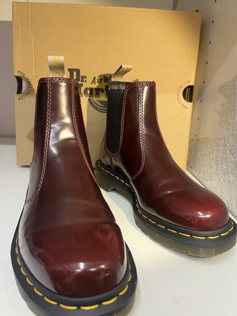 Dr. Martens Vegan Boot 6