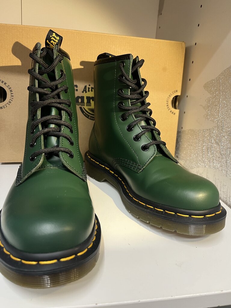 Dr. Martens 1460 Smooth Boot 6