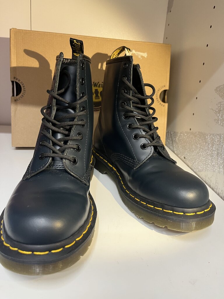 Dr. Martens 1460 Smooth Boot 6