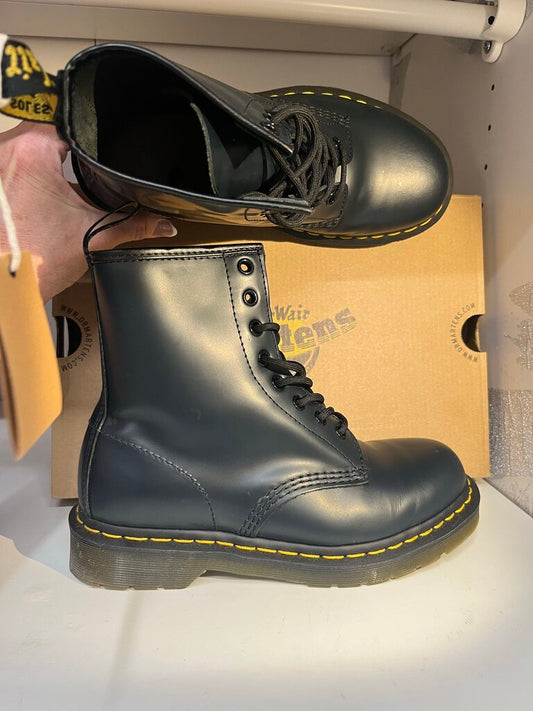Dr. Martens 1460 Smooth Boot 6