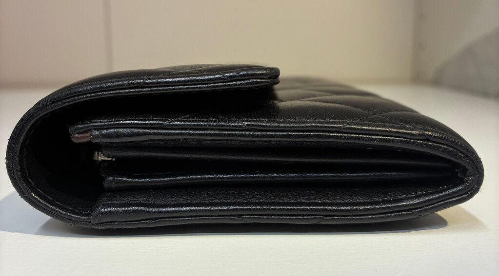 Chanel Bifold Leather Quilted Wallet