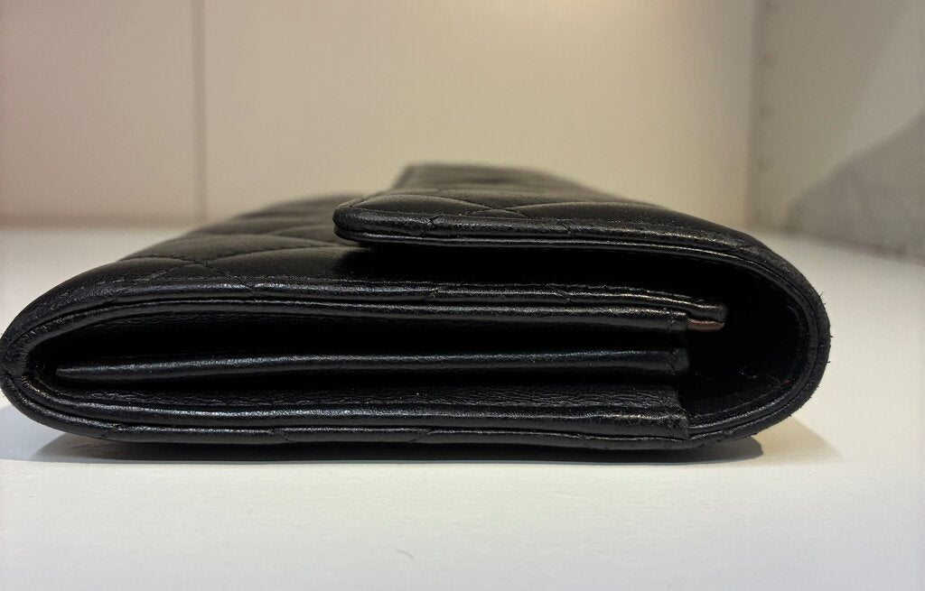 Chanel Bifold Leather Quilted Wallet