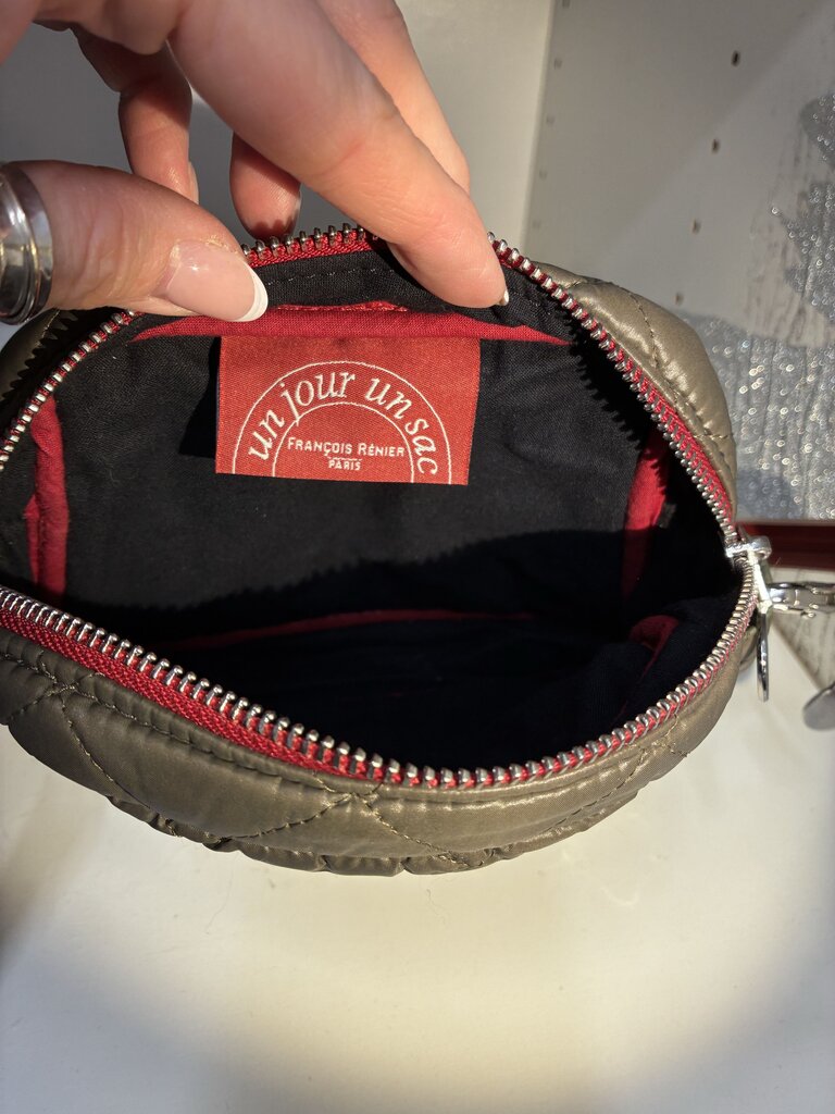 un jour un sac Quilted Crossbody