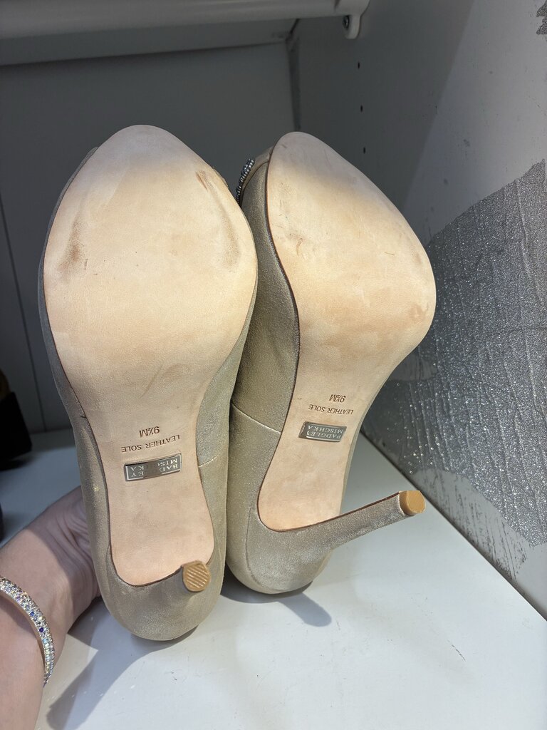 Badgley Mischka Platform Peeptoe Heels 9.5
