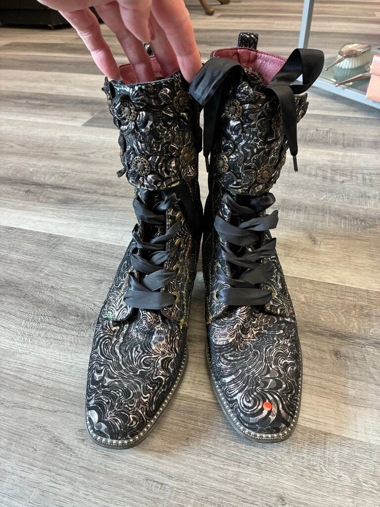 Lartiste Funky Ribbon Lace Up & Zip Boots 41-10