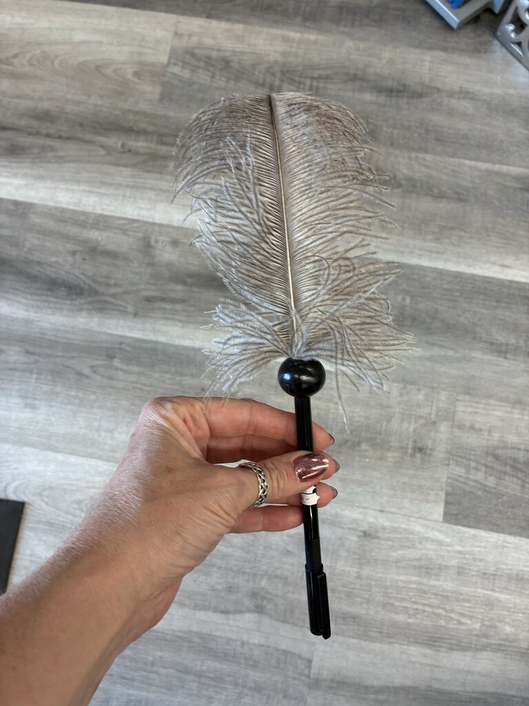 Quinte Feathers Ostrich Feather Pen