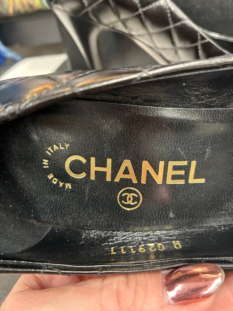 Chanel Quilted Pumps 38/7