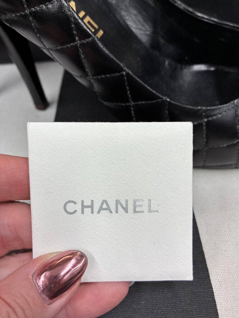 Chanel Quilted Pumps 38/7